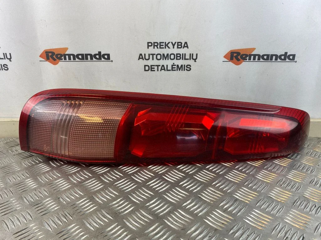 Rear/tail lights – rear left