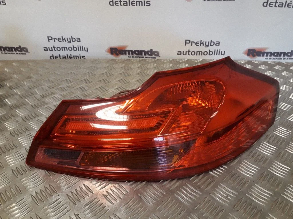 Aizmugurējais lukturis virsbūvē – Opel Insignia A (2008-2017)