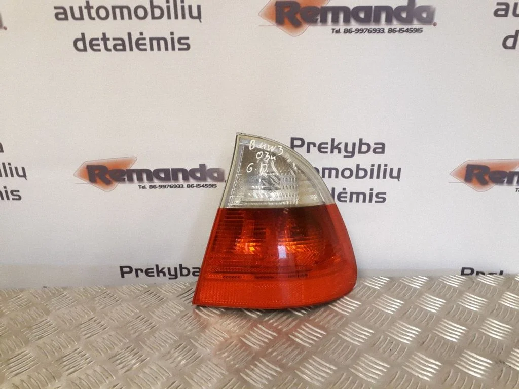 Aizmugurējais lukturis virsbūvē 63216905