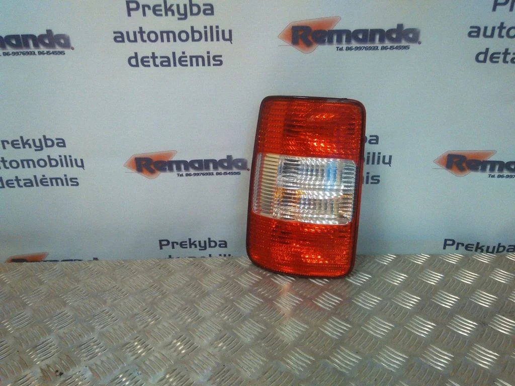 Rear/tail lights – left