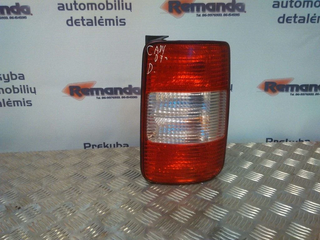 Rear/tail lights – right
