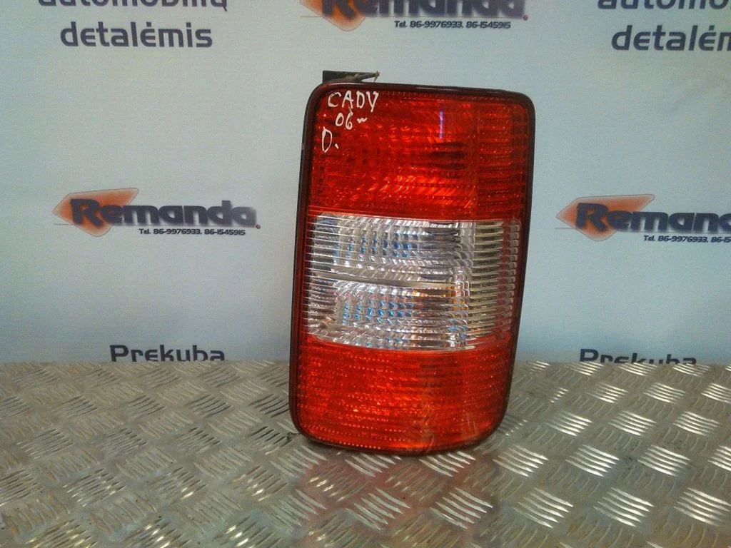 Rear/tail lights – right