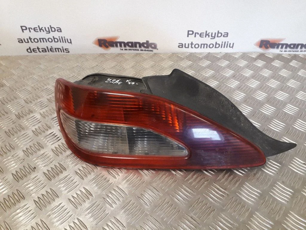 Lampa tylna w błotniku