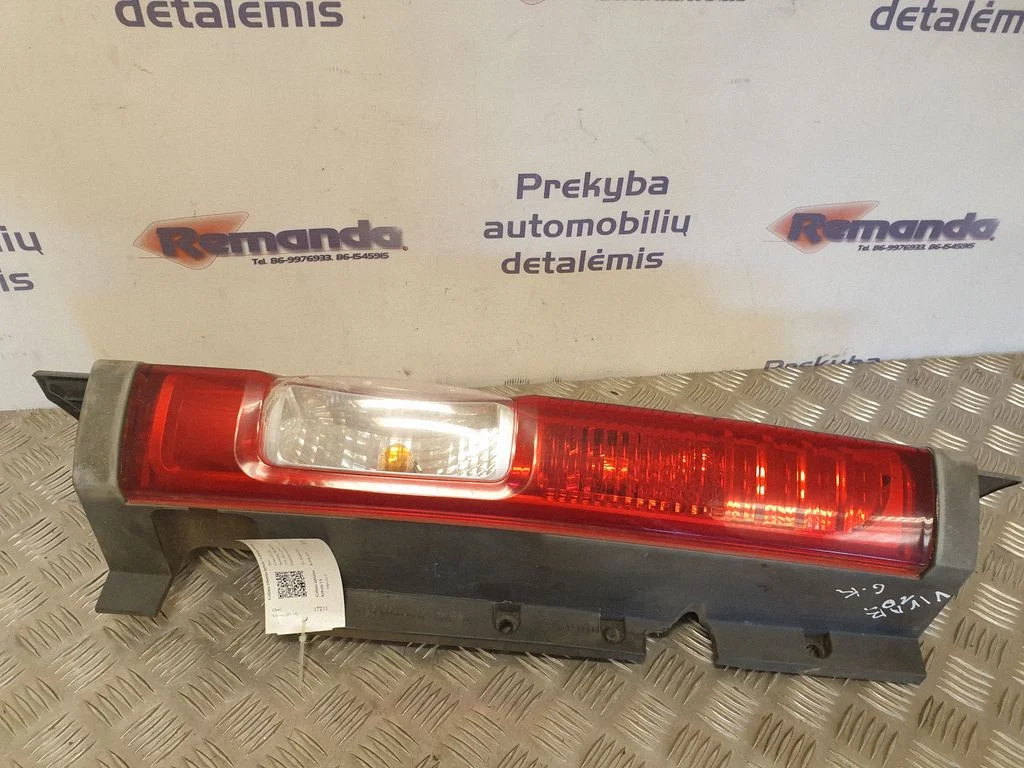 Aizmugurējais lukturis virsbūvē 265A60118R