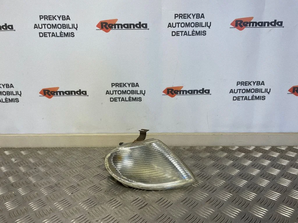 Halogen przedni – prawy przód