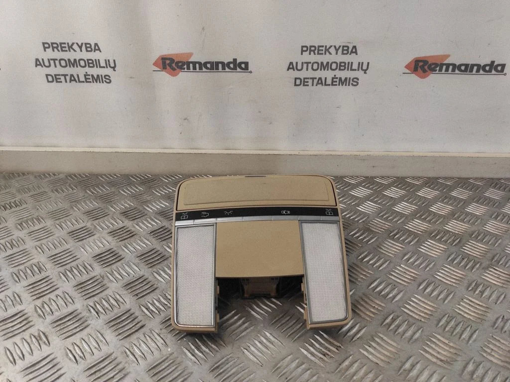 Priekšējo sēdvietu apgaismojuma lukturis A2218705086