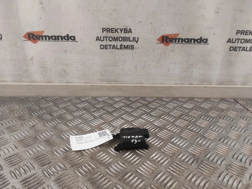 Gaisa aizvara motoriņš/aktuators 1K2907511C