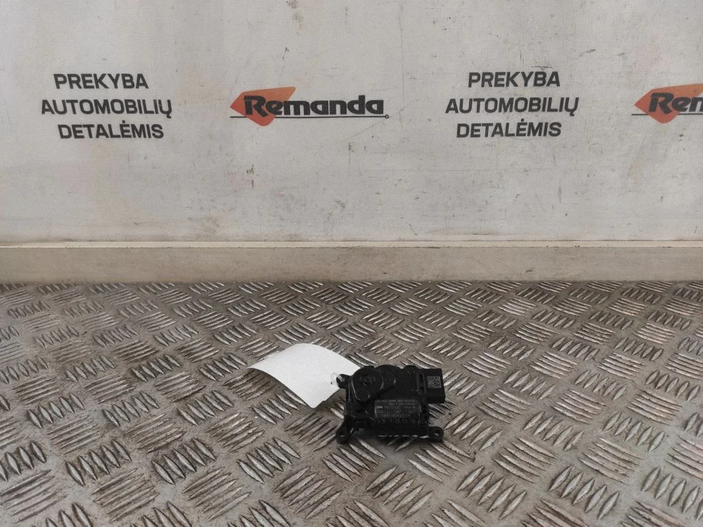 Gaisa aizvara motoriņš/aktuators 5NA907511B