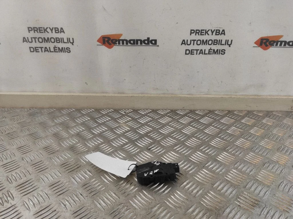 Gaisa aizvara motoriņš/aktuators 985420N01B
