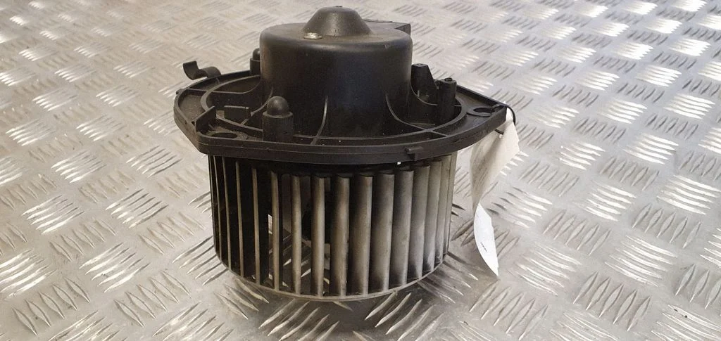Krāsniņas ventilators/pūtējs – Iveco Daily 3rd gen (2000-2006)