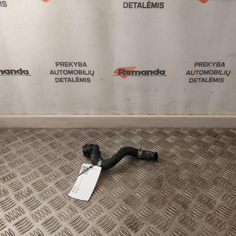 Variklio aušinimo vamzdelis (-ai)/ žarna (-os)