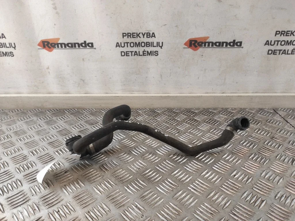 Engine coolant pipe/hose – front