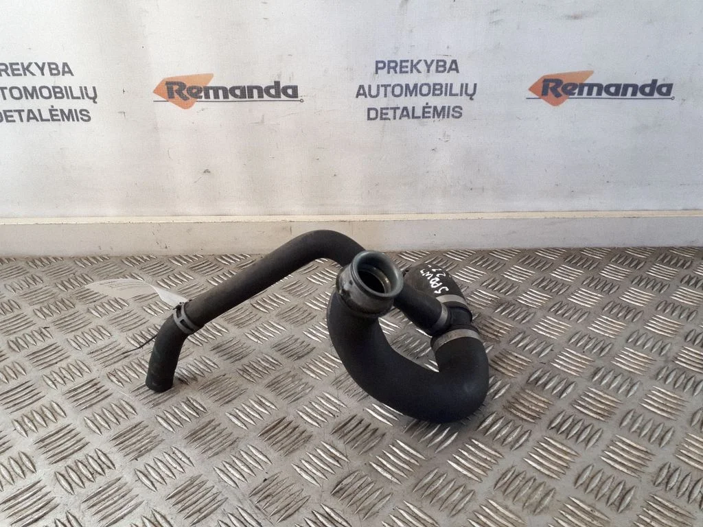 Variklio aušinimo vamzdelis (-ai)/ žarna (-os)