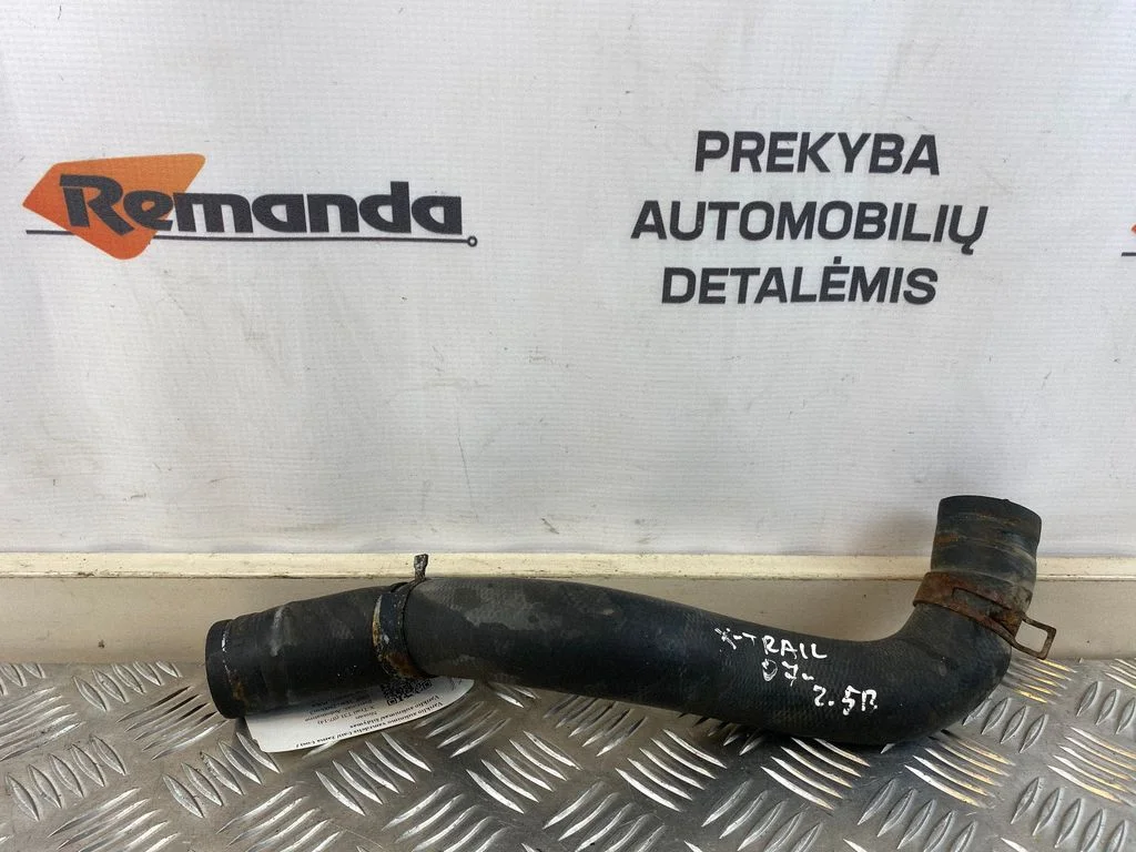 Engine coolant pipe/hose
