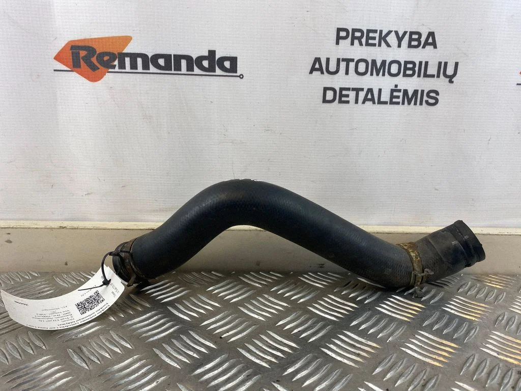Engine coolant pipe/hose