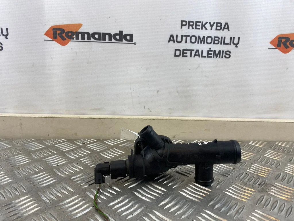 Engine coolant pipe/hose 03L121131K