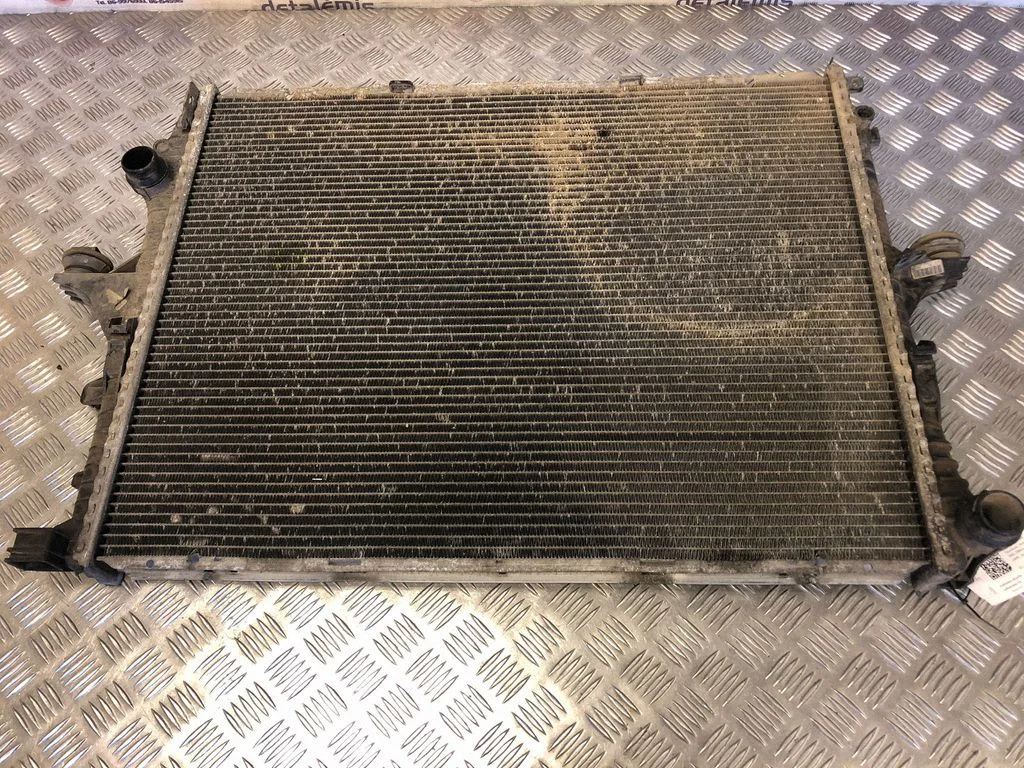 Dzesēšanas šķidruma radiators 7L0121079A