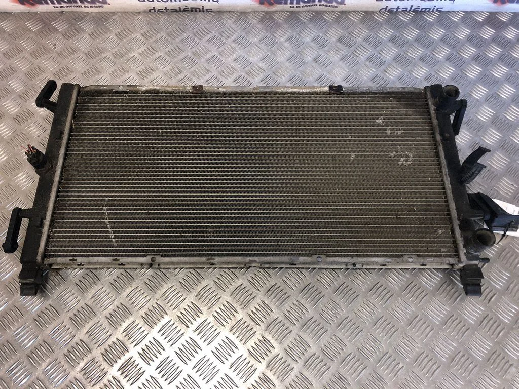 Dzesēšanas šķidruma radiators 701121253K