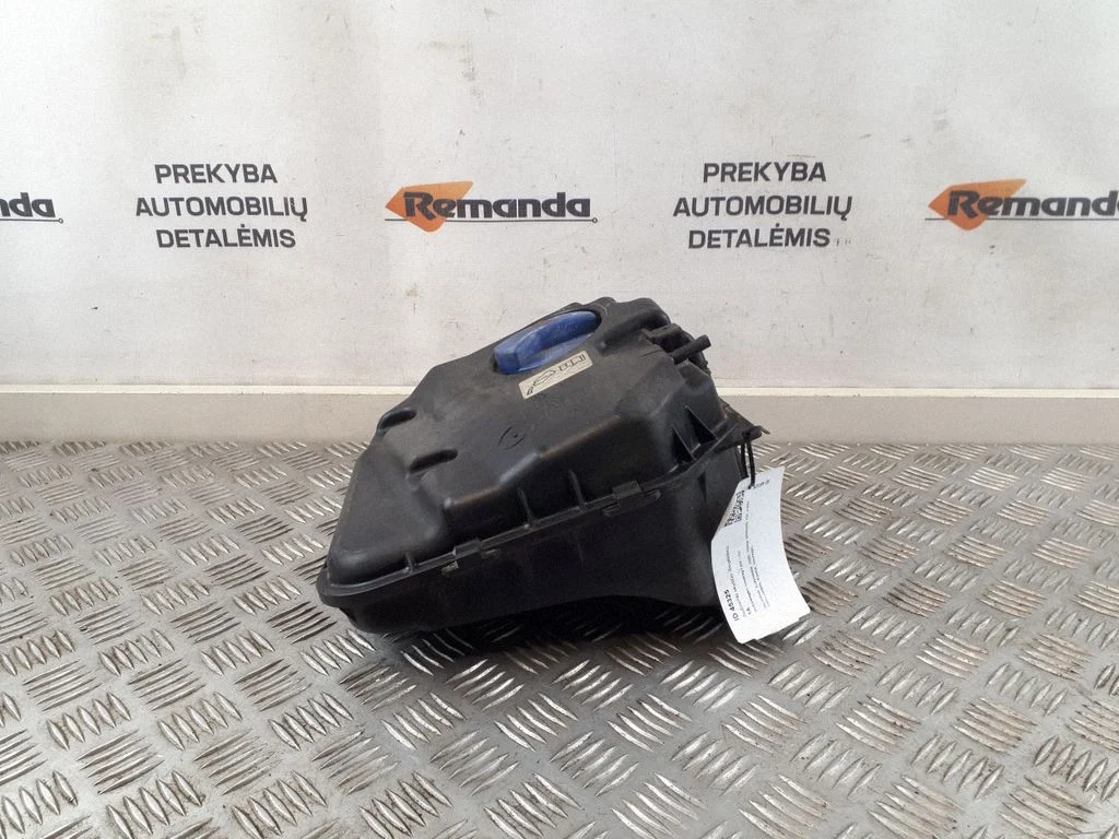Dzesēšanas šķidruma izplešanās tvertne 7L0121407