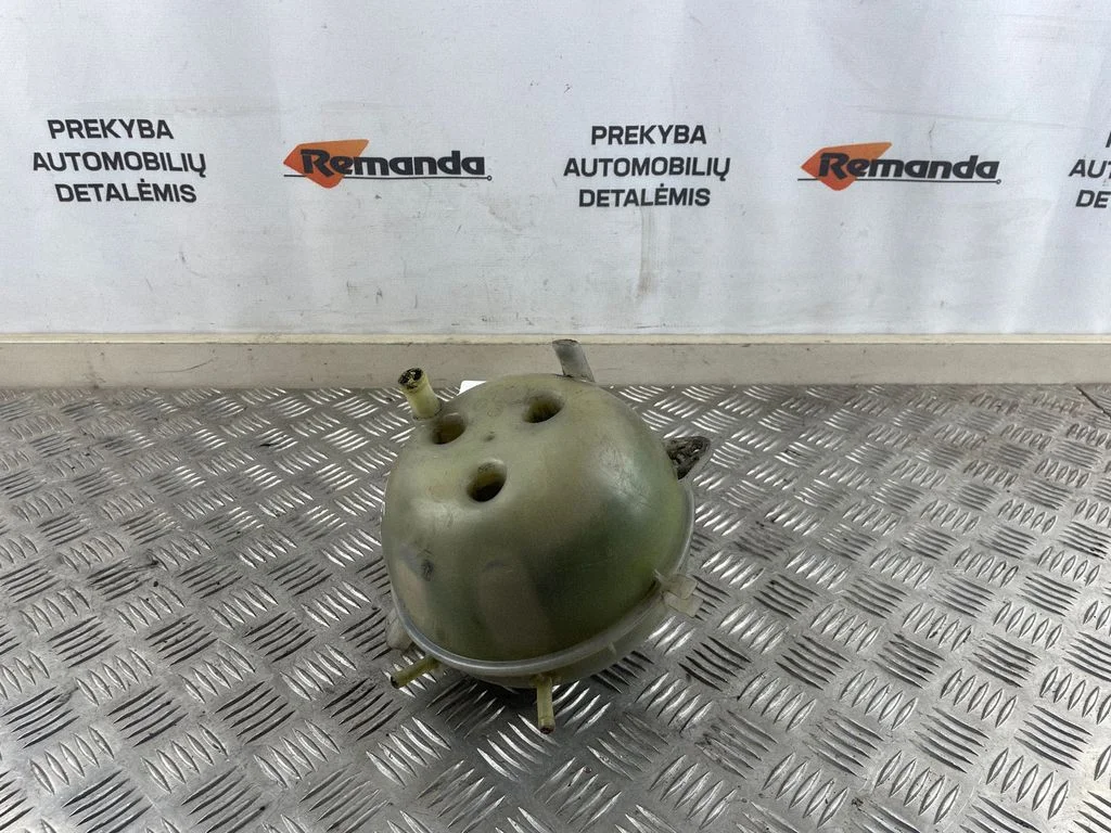 Coolant expansion tank/reservoir