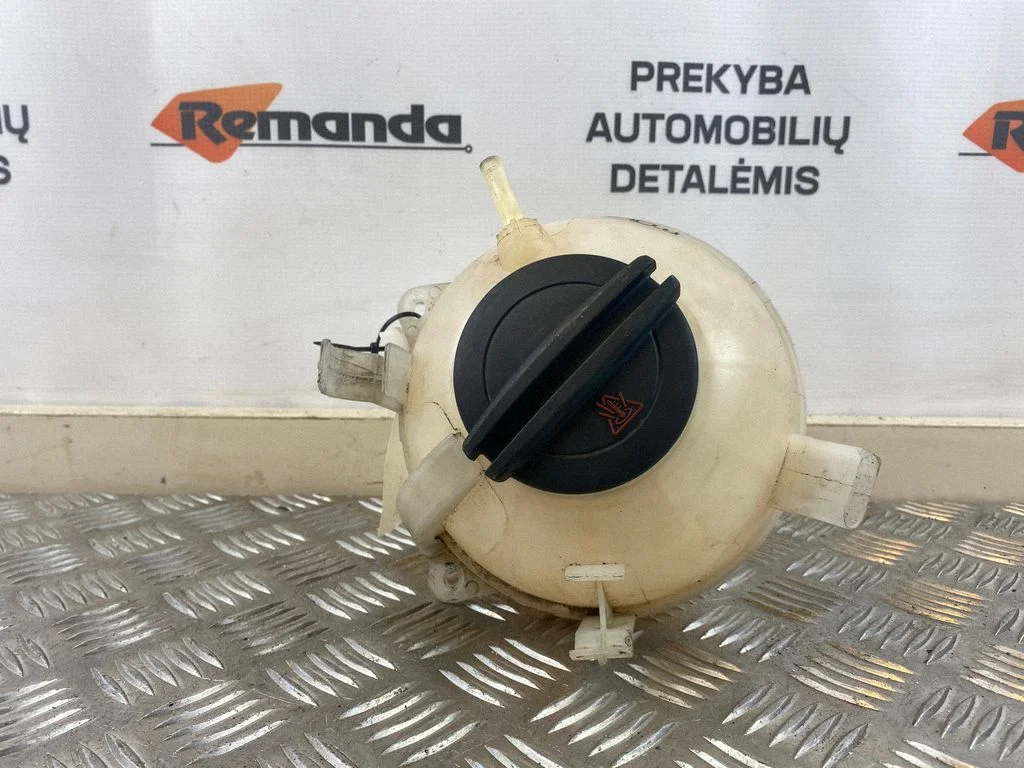 Aušinimo skysčio išsiplėtimo bakelis