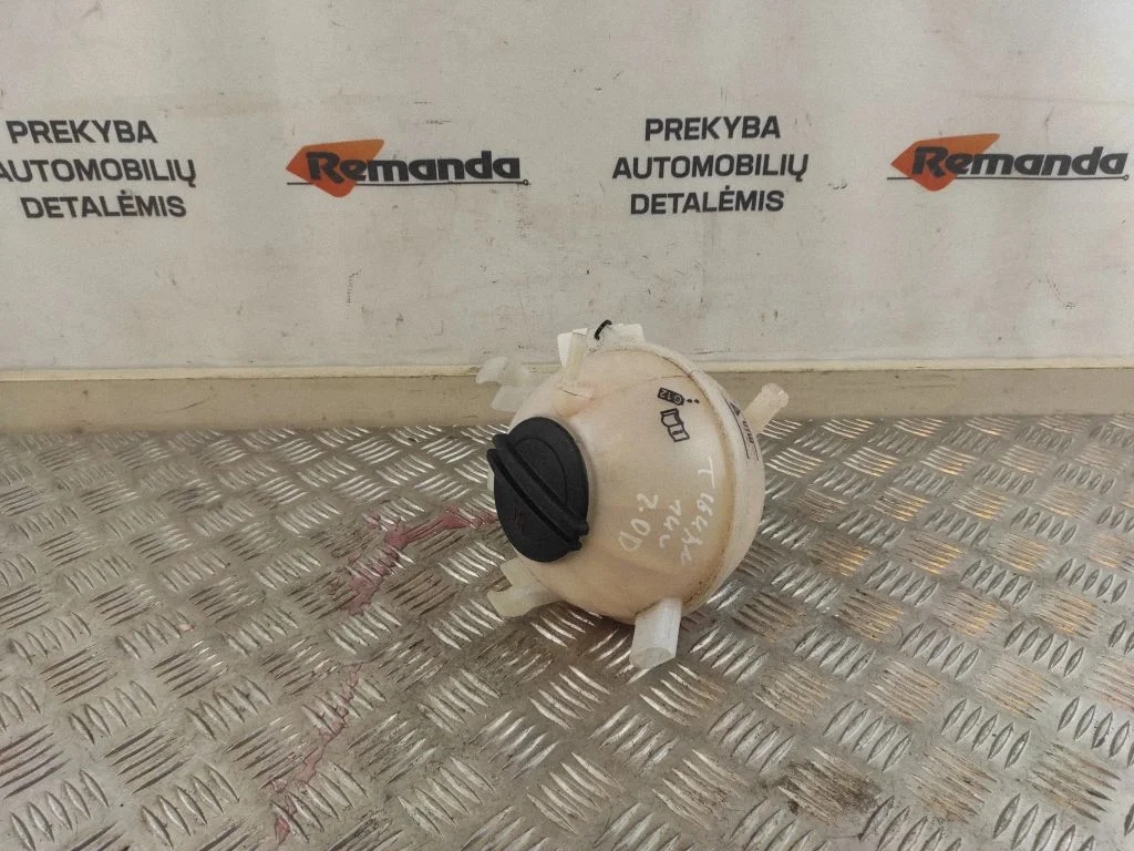 Dzesēšanas šķidruma izplešanās tvertne 1K0121407A