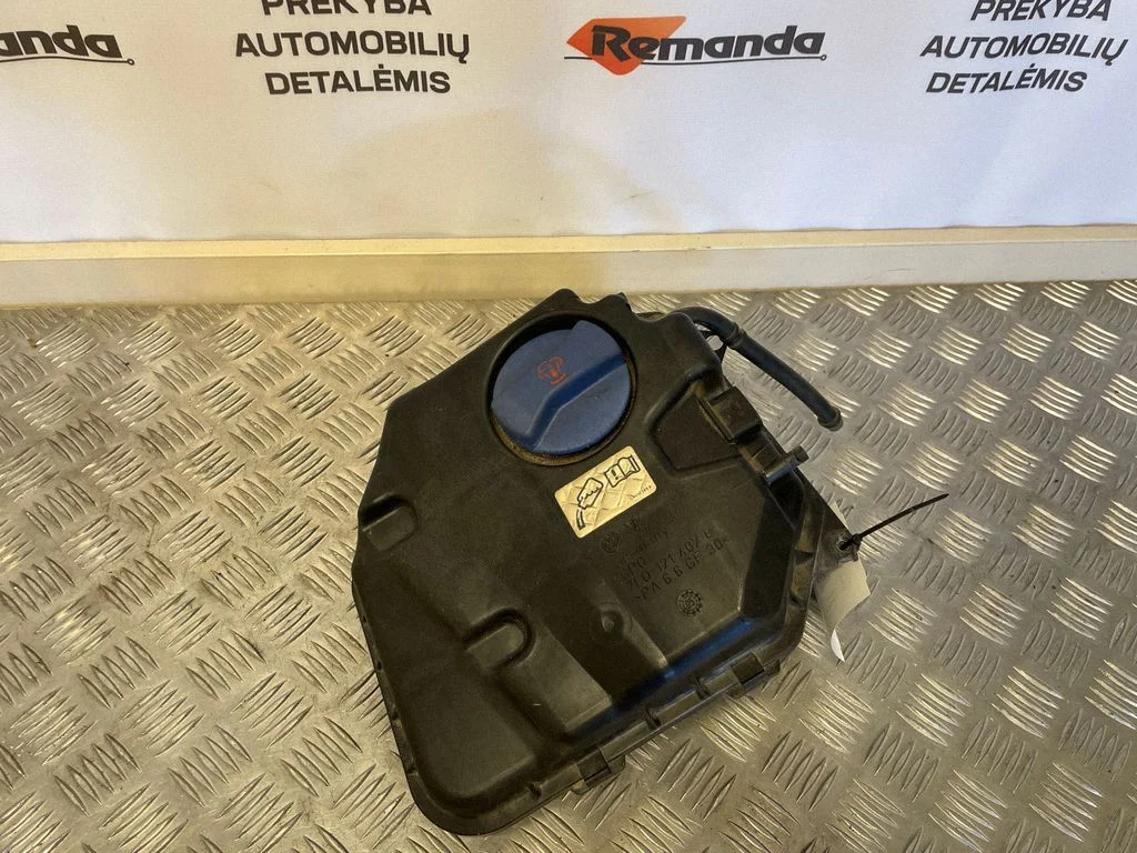 Coolant expansion tank/reservoir – Volkswagen Touareg I (2002-2010)
