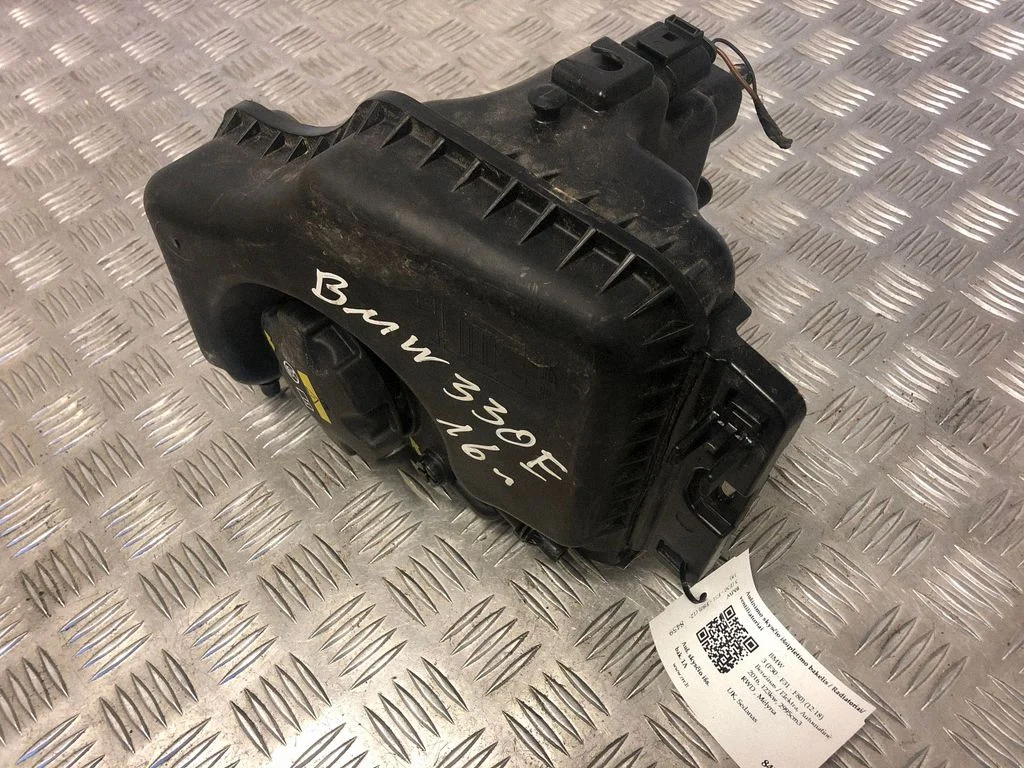 Coolant expansion tank/reservoir 8617047