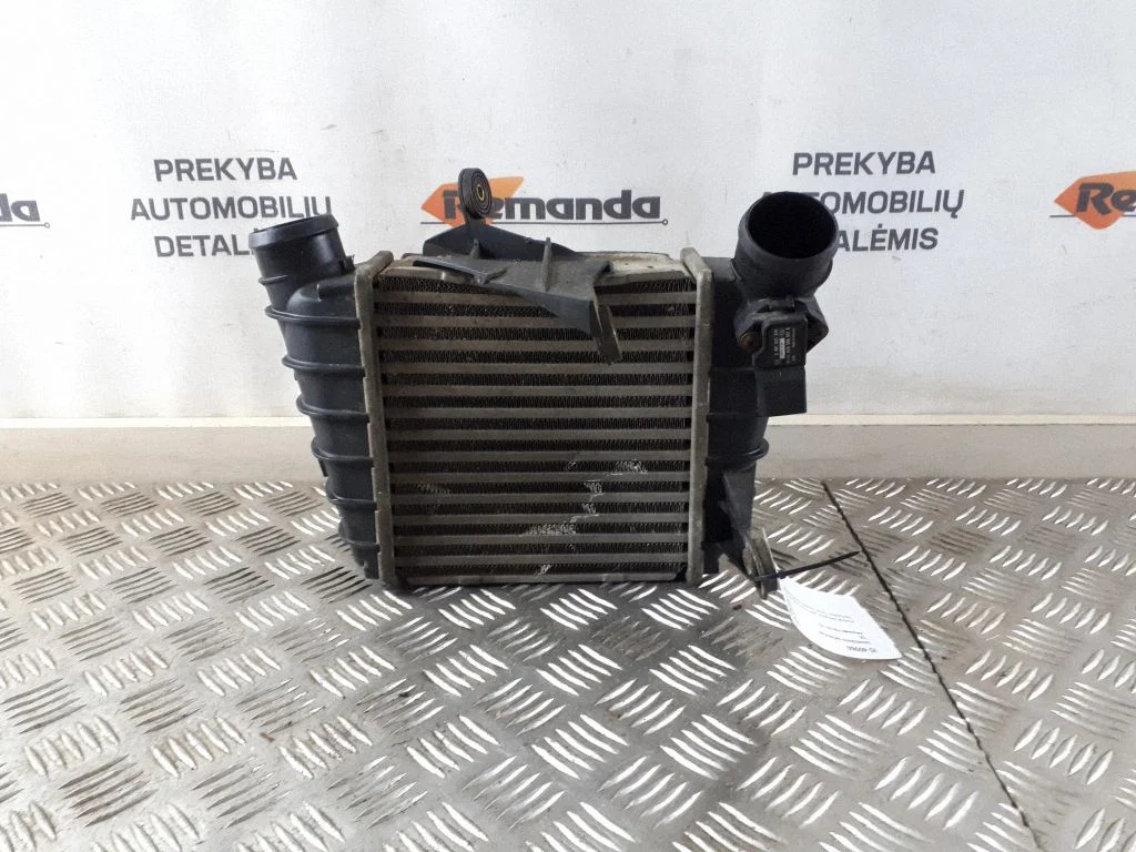 Vahejahuti radiaator – Volkswagen Polo (2002-2005)