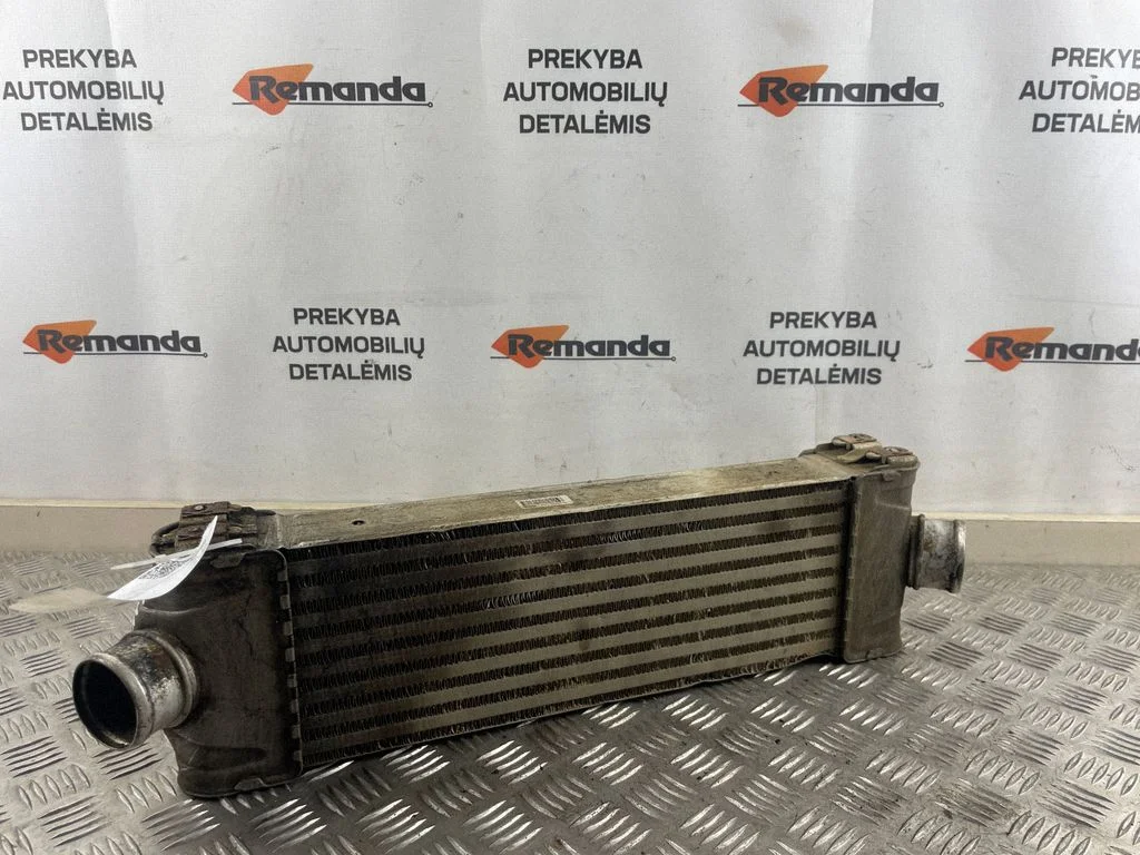 Starpdzesētāja (interkūlera) radiators 6C119L440AC