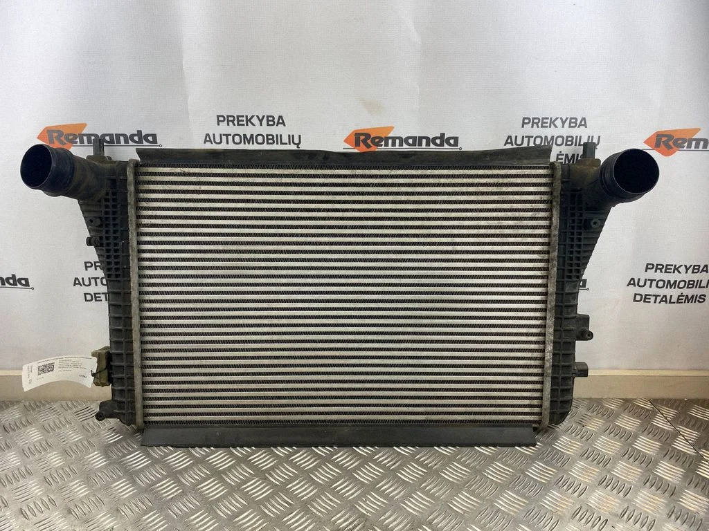 Starpdzesētāja (interkūlera) radiators – Volkswagen Passat CC (2008-2016)