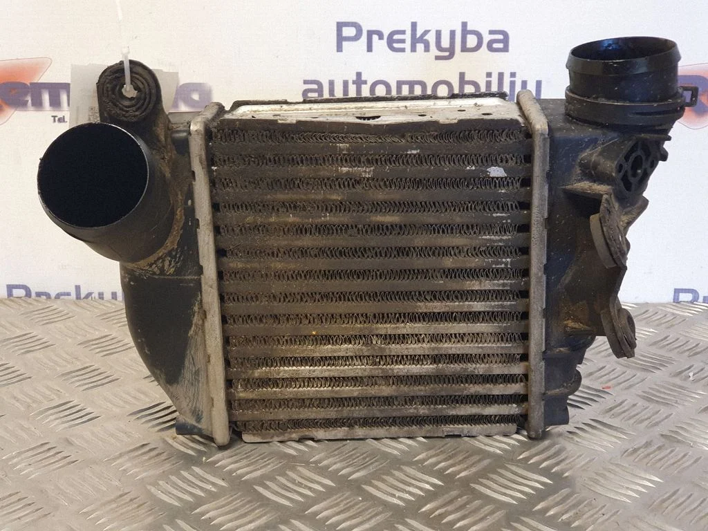 Starpdzesētāja (interkūlera) radiators