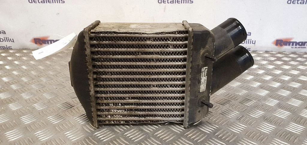 Vahejahuti radiaator 8200047162
