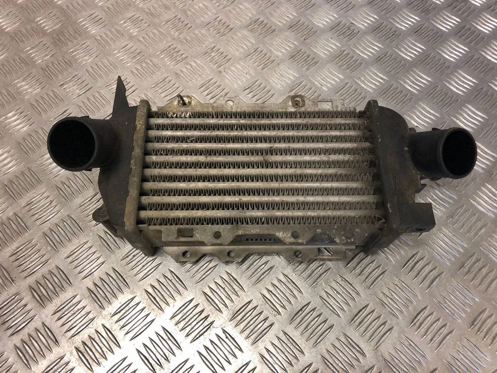 Starpdzesētāja (interkūlera) radiators