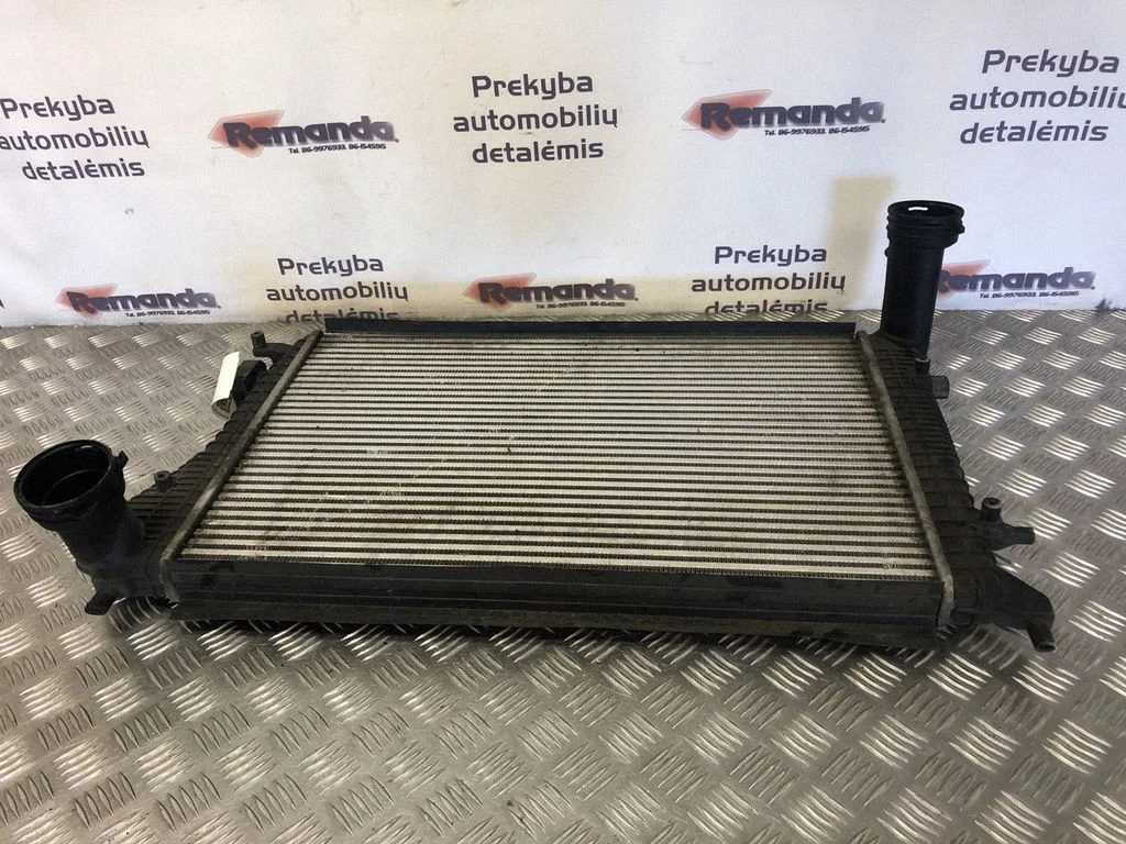Starpdzesētāja (interkūlera) radiators 1K0145803H