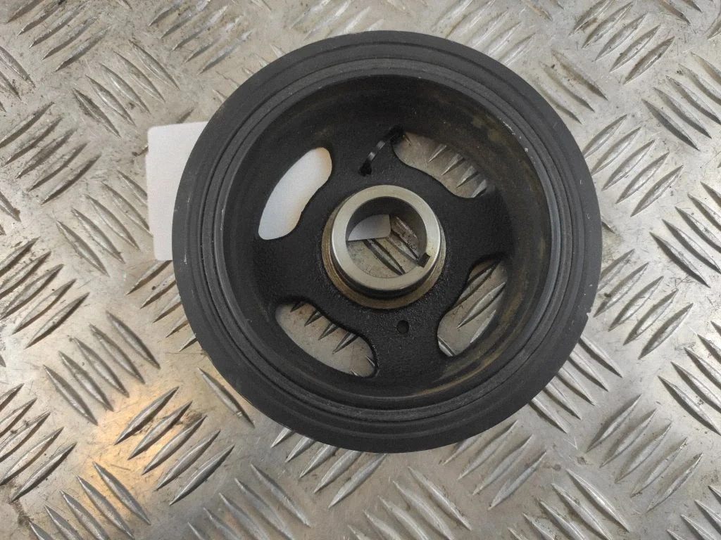 Crankshaft pulley – front