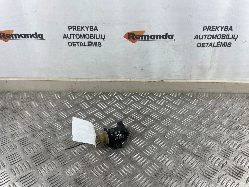 Turbo solenoid valve 04L131051F