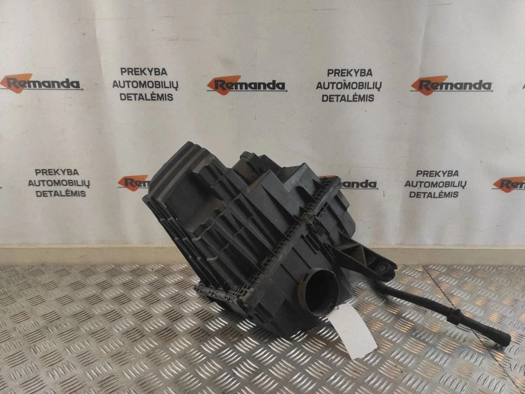 Air filter box 7H0129601R