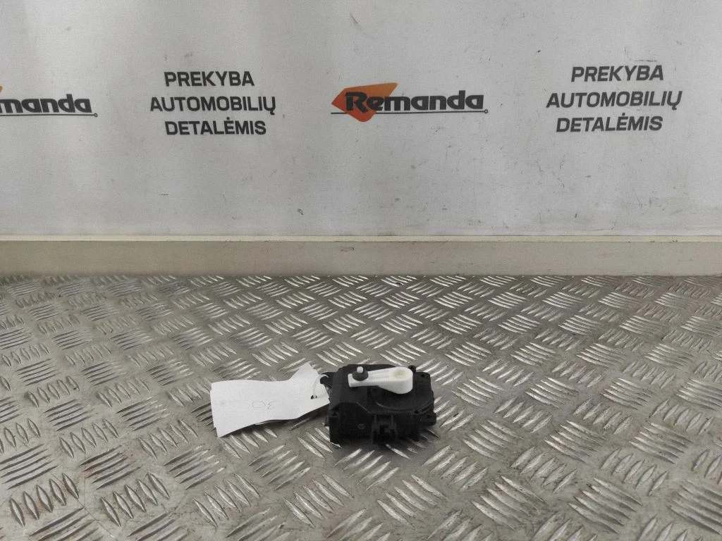 Sklendės valdymo varikliukas
