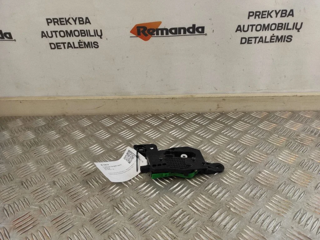 Degalų bako dangtelio spyna