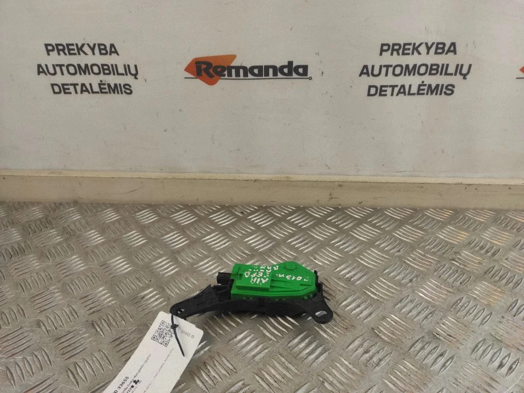 Degalų bako dangtelio spyna