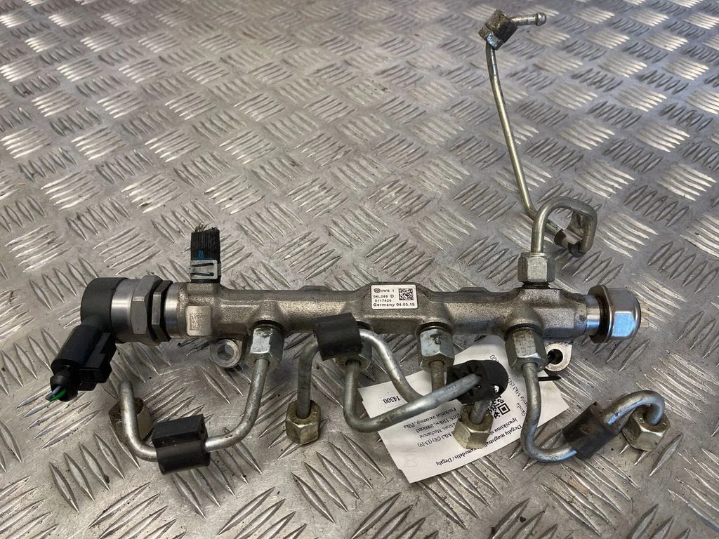 Fuel main line pipe 04L089D
