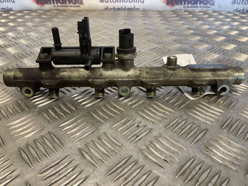 Fuel main line pipe 001937L2