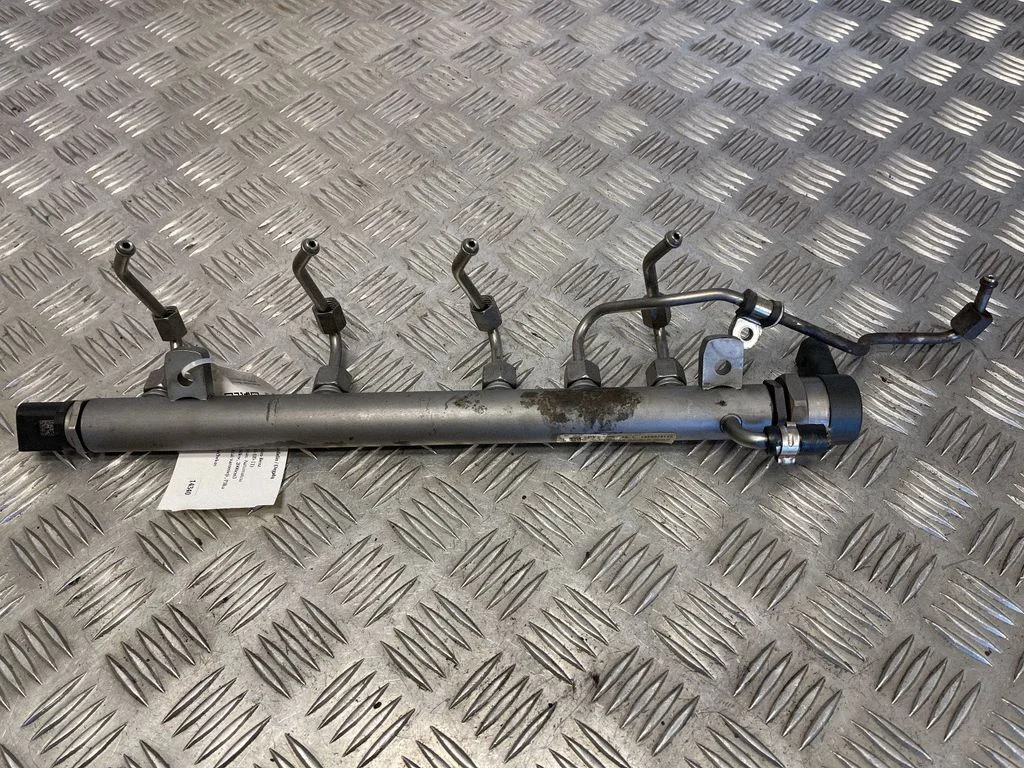 Fuel main line pipe A6400702395