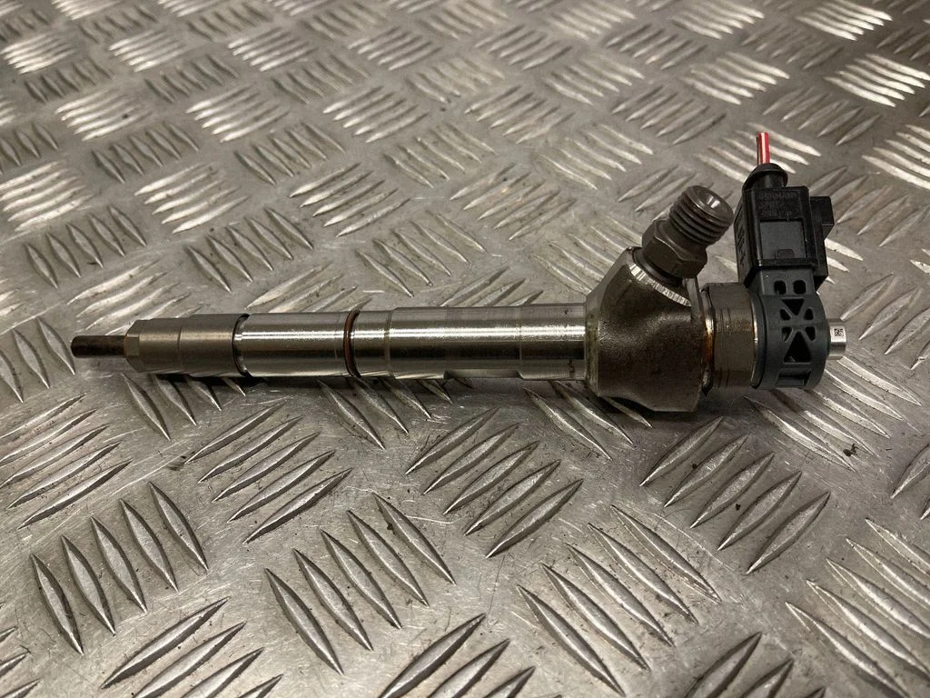 Fuel injector 0445110469