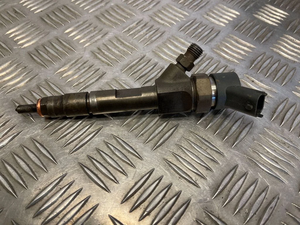 Fuel injector 8200100272