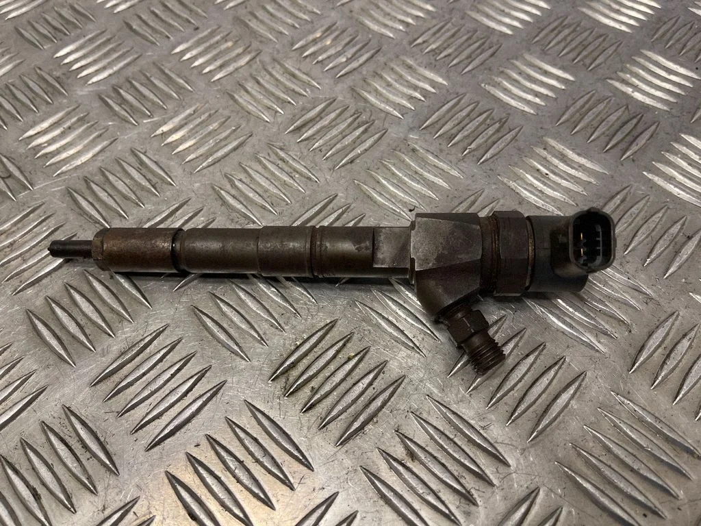 Fuel injector 0445110327