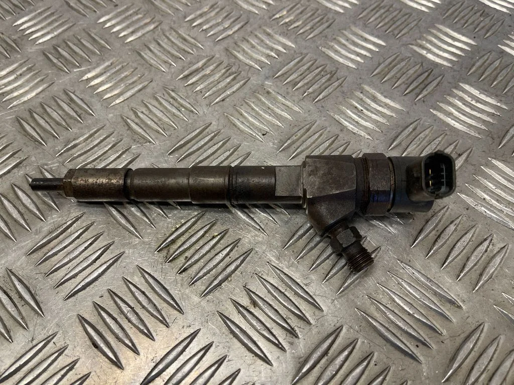 Fuel injector 0445110327