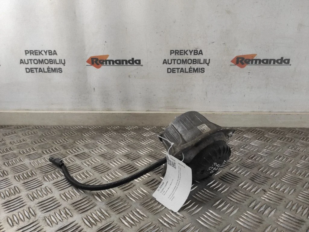 Engine mount bracket A2222407517