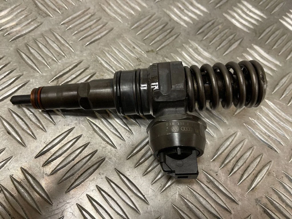 Fuel injector 038130073AG
